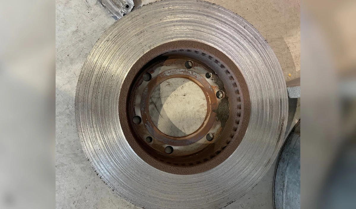 Thumbnail for Dangerous Brake Wear on a Kia Carnival – Why You Shouldn’t Ignore Brake Advice